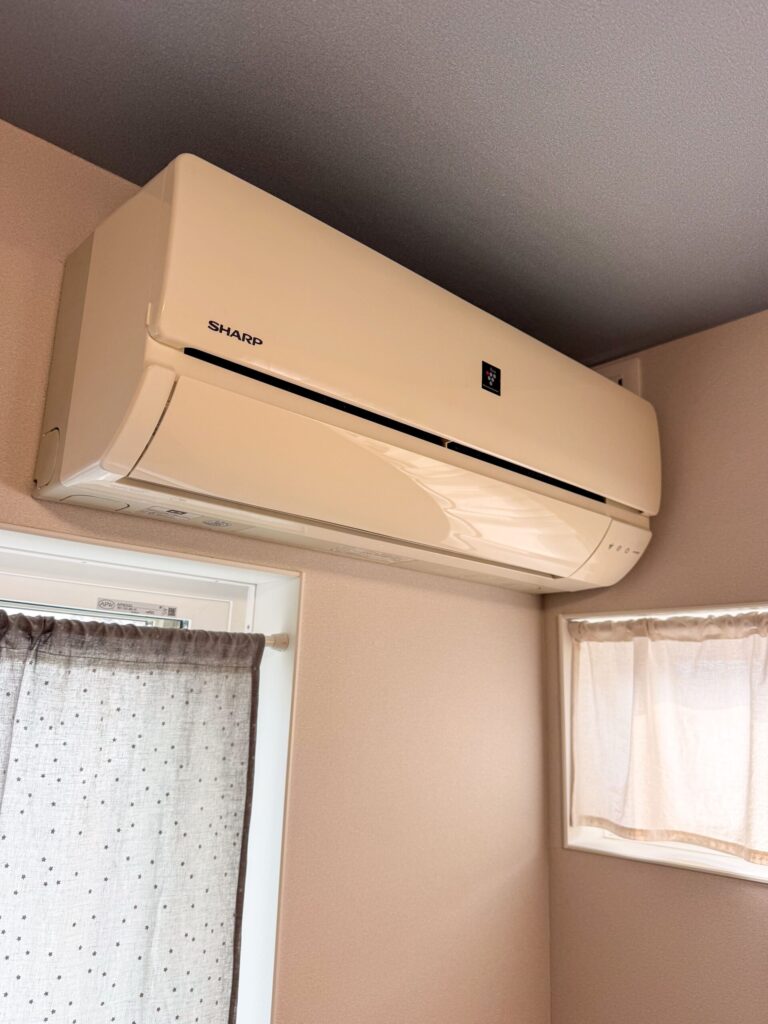 交換前の子ども部屋のエアコン
